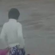 Дхтари Точик Ба Об Гарк Шуд