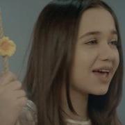 Yana Hovhannisyan Mama