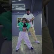 Increíble Niña Baila Regueton