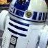 R2D2 выполняет команды на выставке роботов Personal Droid