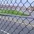 Гонки Nascar и Формула 1 машины с ревом проносятся мимо трибун