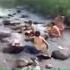 Suasana Orang Mandi Zaman Dahulu