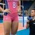 TALLEST FEMALE VOLLEYBALL PLAYER SPIKES AT 6 9 TALLWOMAN VOLLEYBALL USA SHORTS Tall Woman