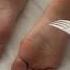 Deliziosi Piedi Femminili Solleticati Con La Forchetta