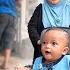 BABY BOY BERBURU TAKJIL BUAT BUKA PUASA