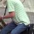 Саксофон на улице 70 летний музыкант классно играет Buskers Street Music